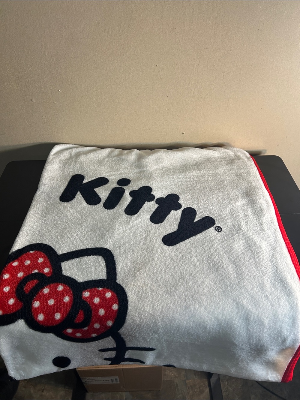 Hello Kitty 56”x42” Throw Blanket - Picture 6 of 7